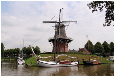 Dokkum bestaat al zo lang men zich kan herinneren, tenminste, zo lijkt het. Ooit was Dokkum niets meer dan een paar hutjes en tenten op een kruispunt van land- en waterwegen. Pas in 754 krijgt Dokkum echt betekenis door de moord op de ongeveer 74 jaar oude Bonifatius. Het is niet onaannemelijk dat dit de aanleiding is geweest tot het ontstaan van de nederzetting Dokkum.