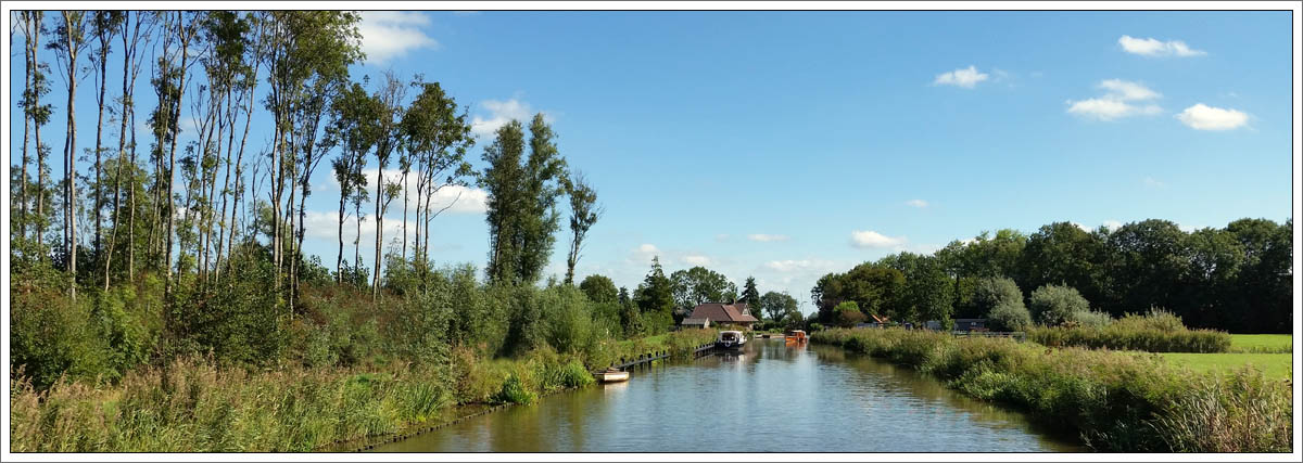 Schmales Fahrwasser in Friesland