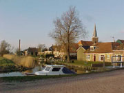 Oosterlittens (officieel (Fries): Easterlittens) is een dorp in de gemeente Littenseradiel en telt ongeveer 450 inwoners. Tot het dorpsgebied behoren ook de buurtschappen Wammert, Weakens en Wieuwens. 